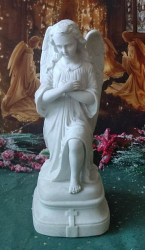 Antique statue ange priere - en,